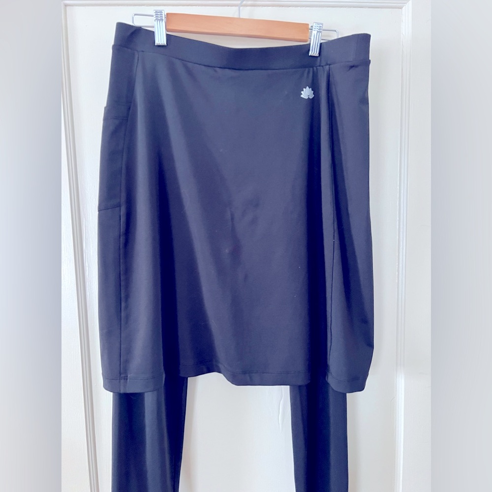 Snoga 18''skirt with attached ankle leggings black XL